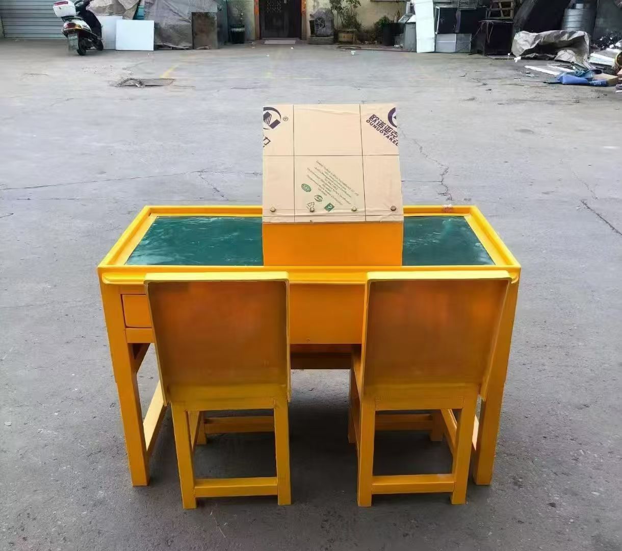 海棠防静电导通桌井下煤矿火工品发放桌：危险品流转的安全守护者